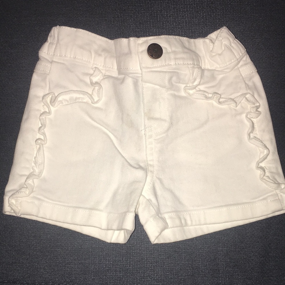 Baby shorts. Size 6-9 months. NEGOTIABLE